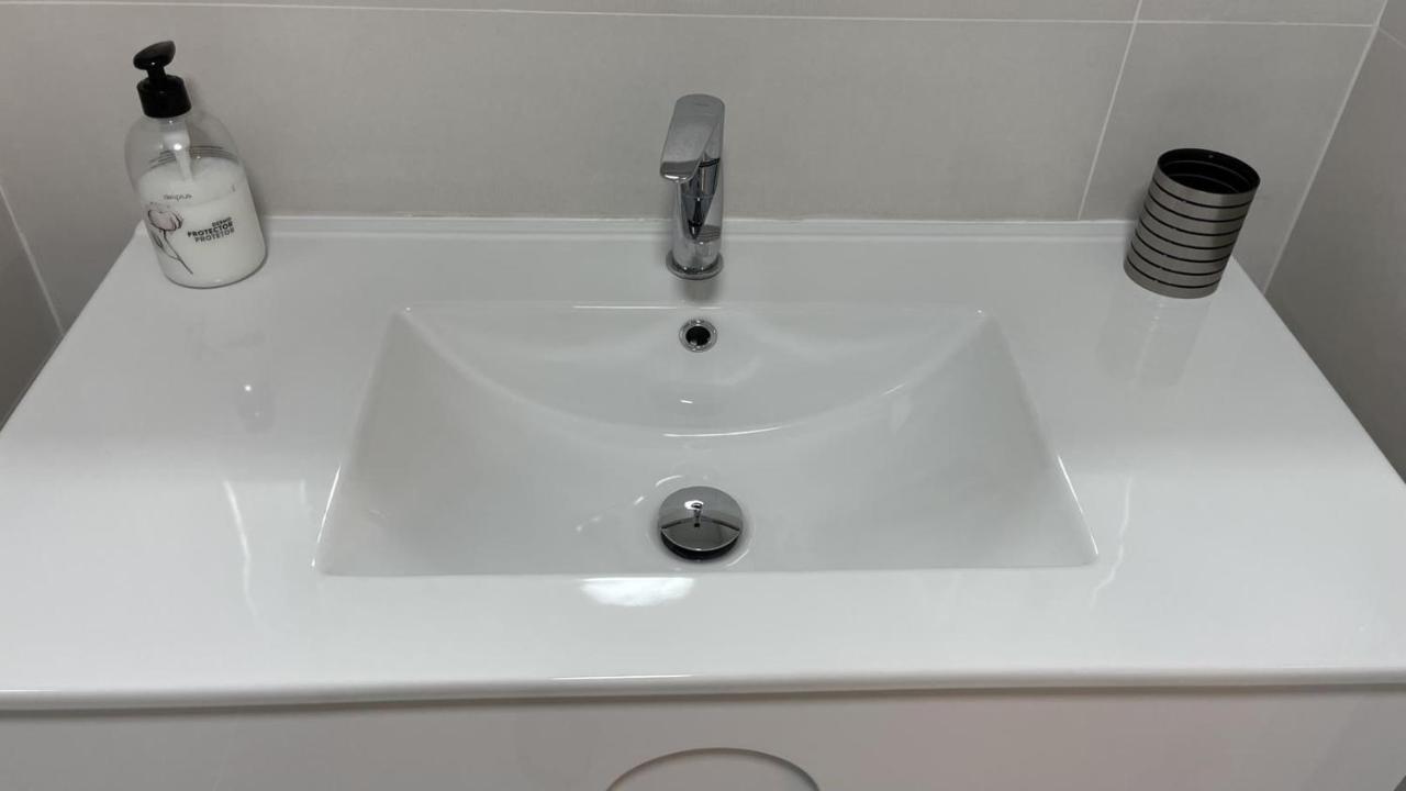 Piso De Lujo En Primera Linea De Playa Y Garaje Cádiz Kültér fotó